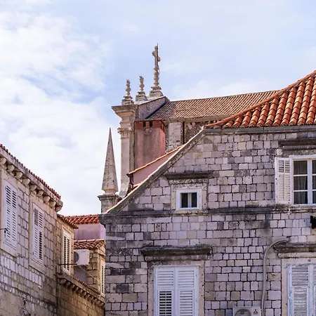 Laus Ii, Lovely In Old Town Dubrovnik