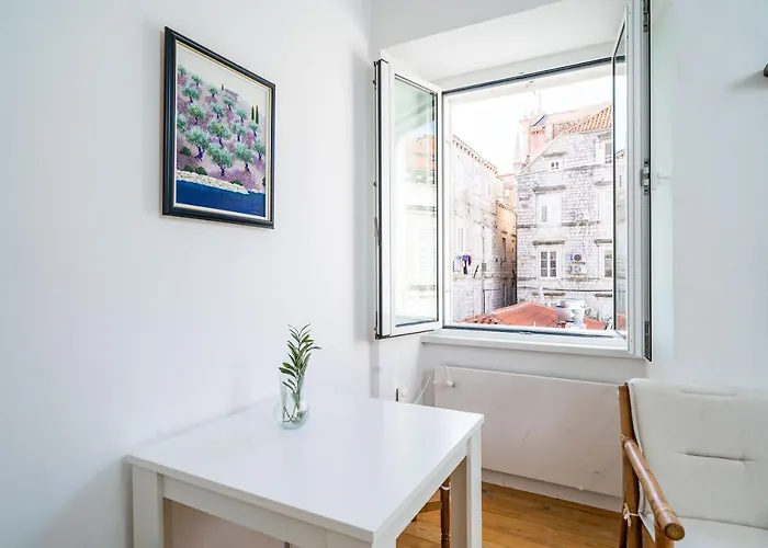 Laus Ii, Lovely In Old Town Dubrovnik