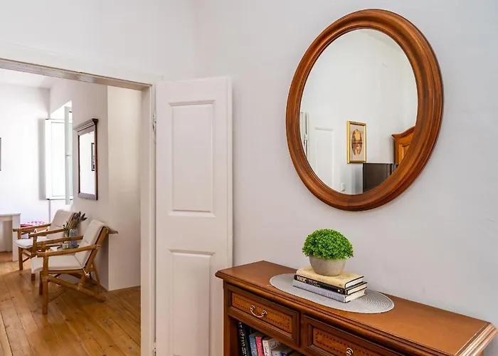 Laus Ii, Lovely In Old Town *