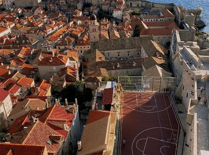 Laus Ii, Lovely In Old Town Apartamento *