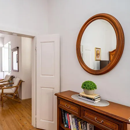 Laus Ii, Lovely In Old Town *