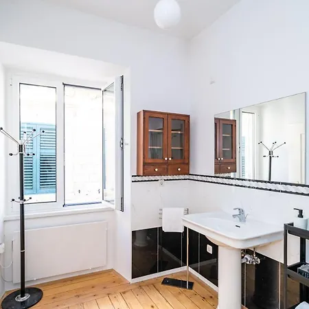 Laus Ii, Lovely In Old Town * Dubrovnik