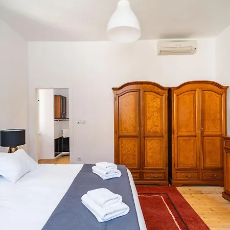 Laus Ii, Lovely In Old Town Dubrovnik